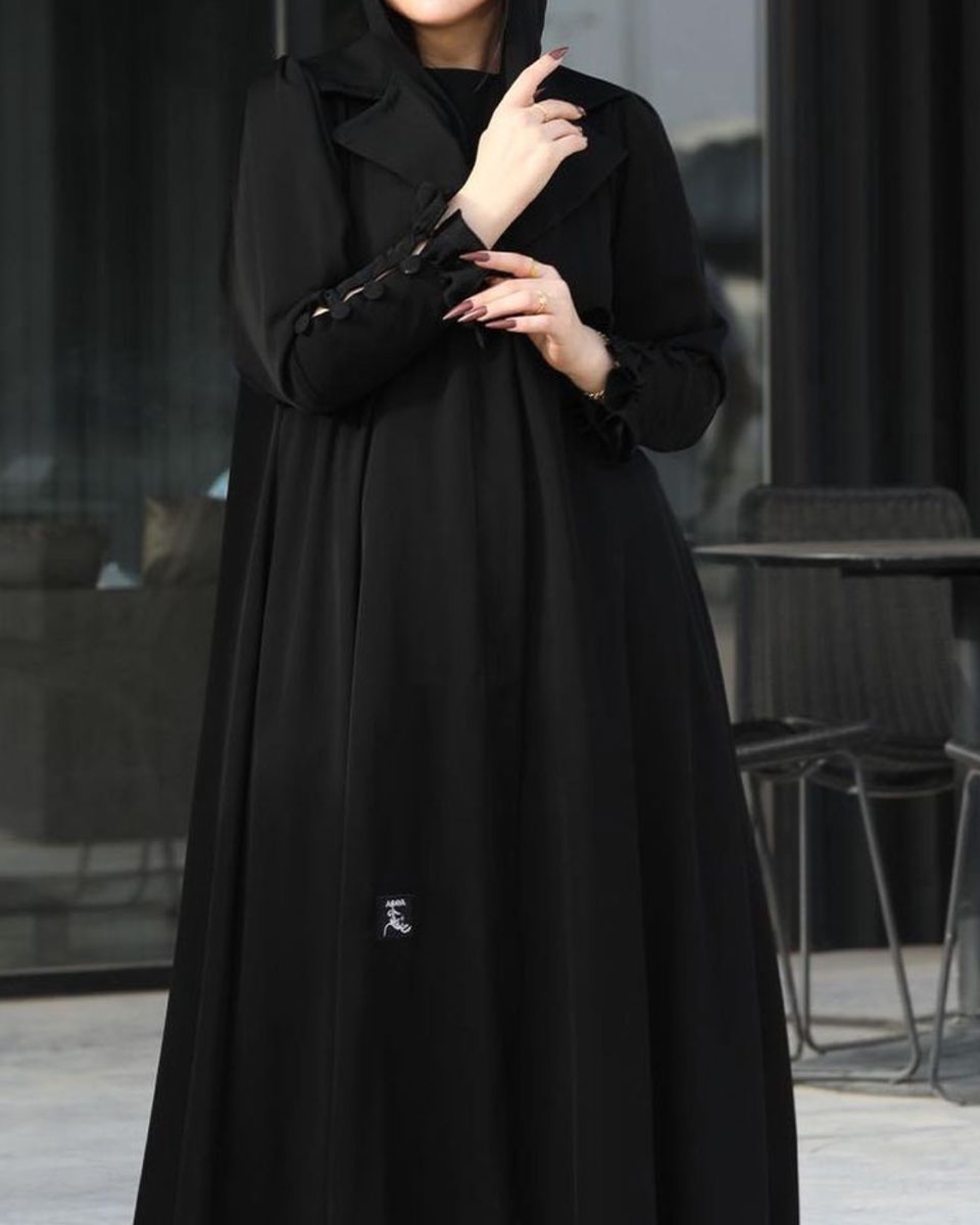 Cuffed-buttoned-sleeves-black-1