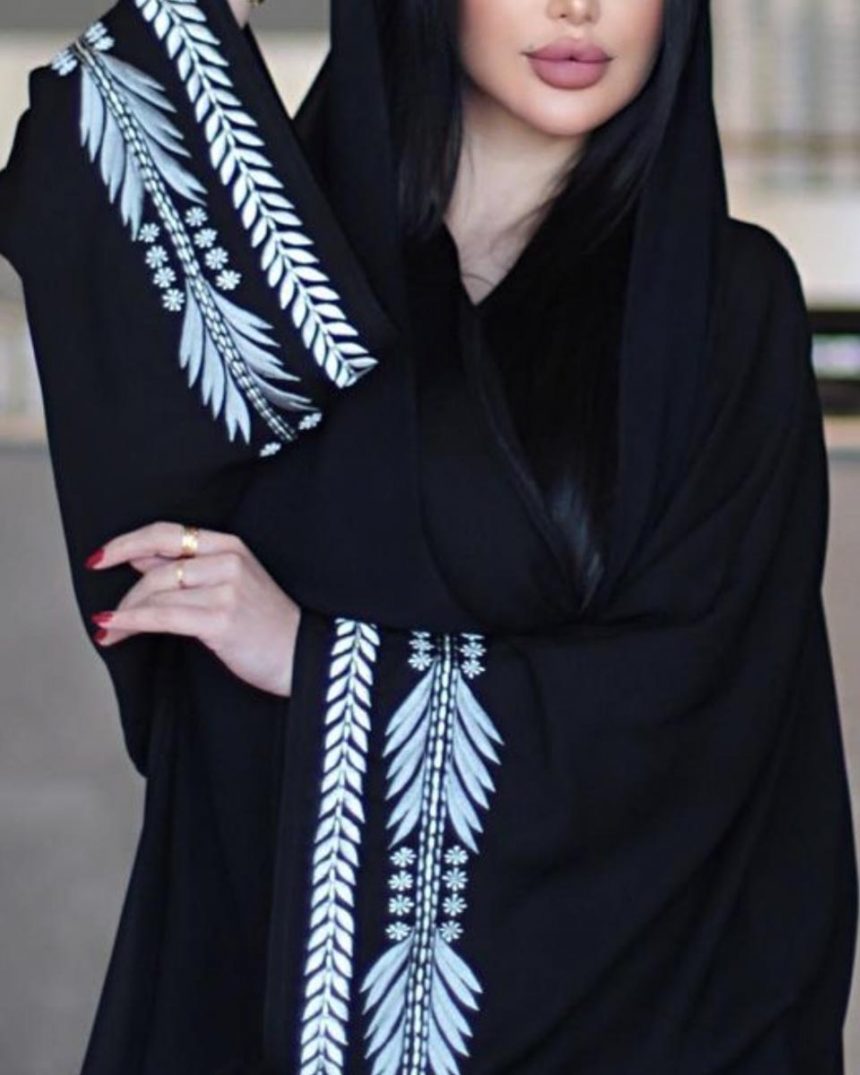 Farasha | Printed Essentials | AURA main image 1