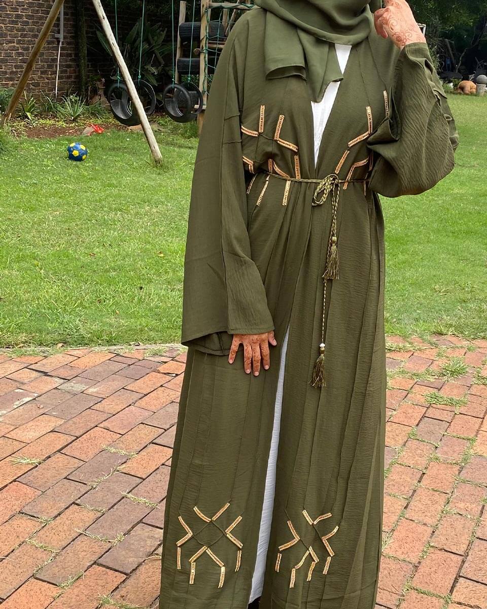 Feather-Weight-olive-2peace-goldwork-1