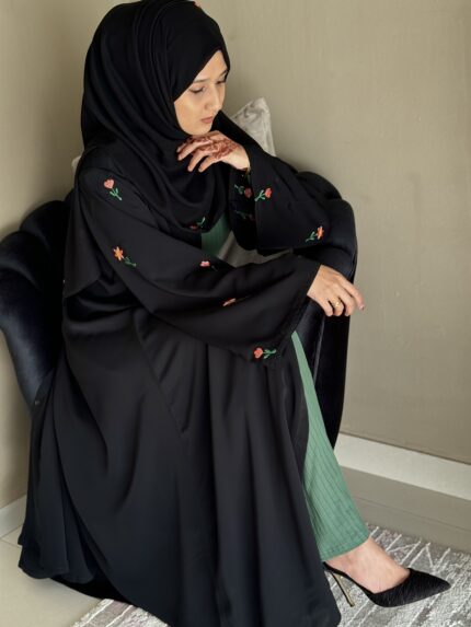 Daisy Embroidered Sleeves
